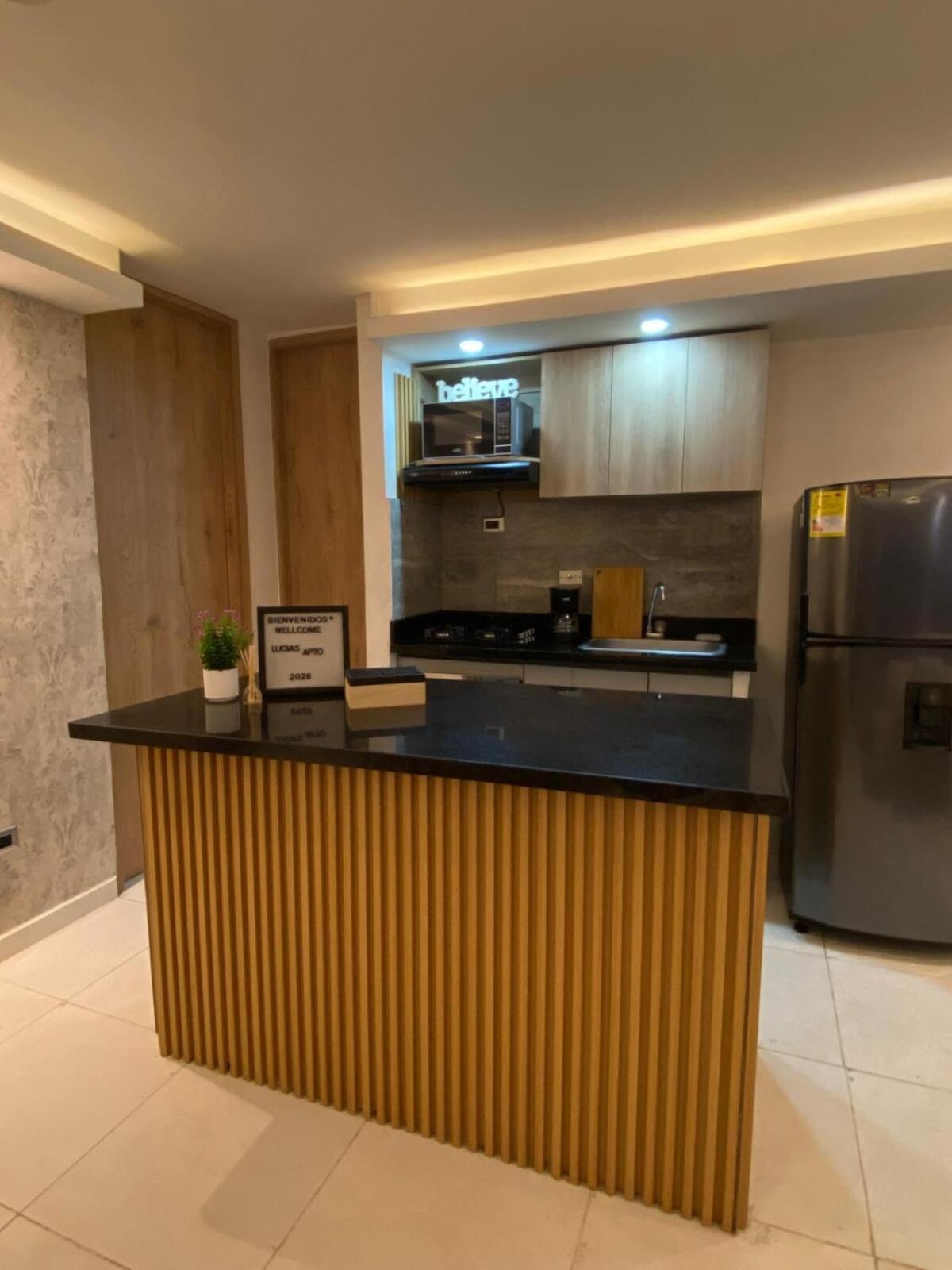 Premium In A Area With Parking Apartment